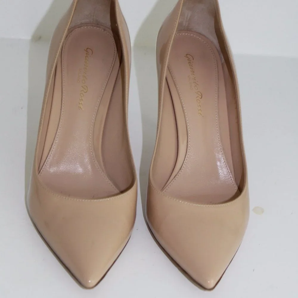 Gianvito Rossi Patent Leather Cream Nude Tan Stiletto Pumps Heels Size 37